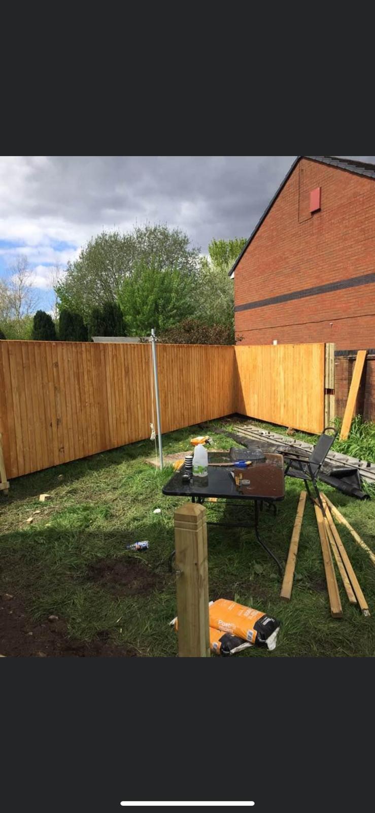 New fence panels installed in Manchester